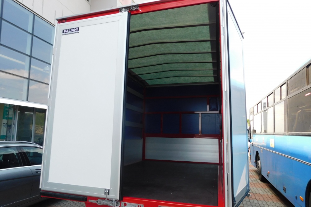 allestimento iveco daily cassone fisso telo pvc