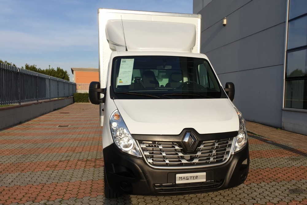 Allestimento autocarro Renault Master gamma 35 q.li