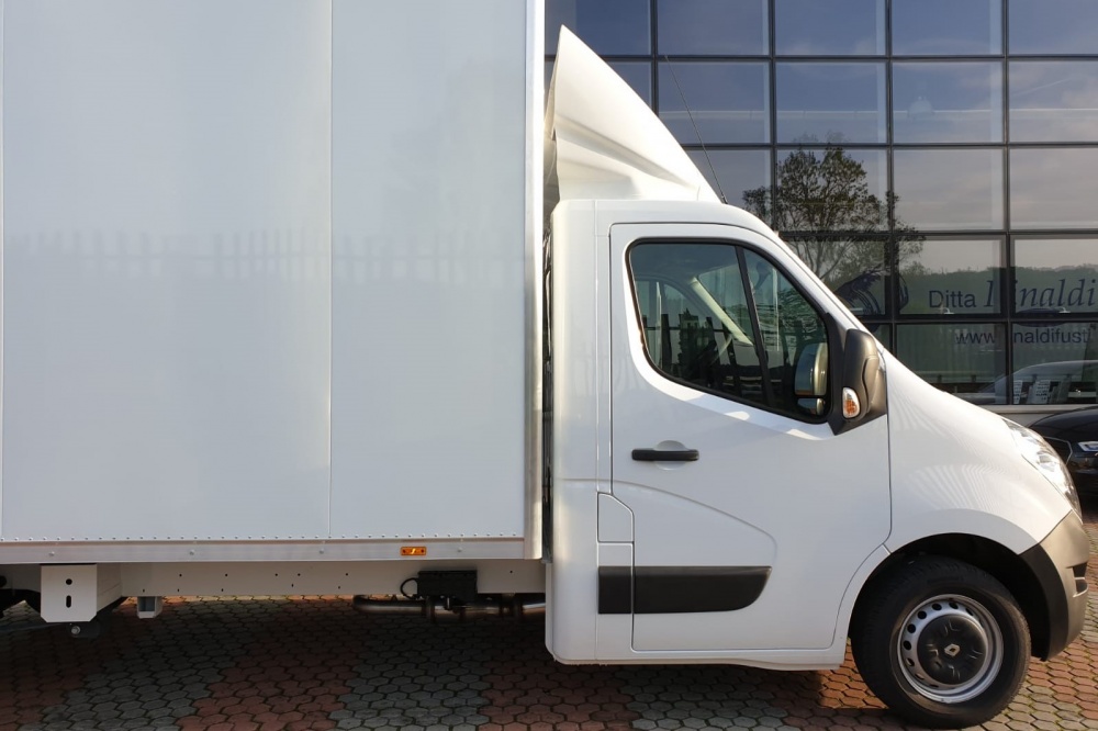 Allestimento autocarro Renault Master gamma 35 q.li