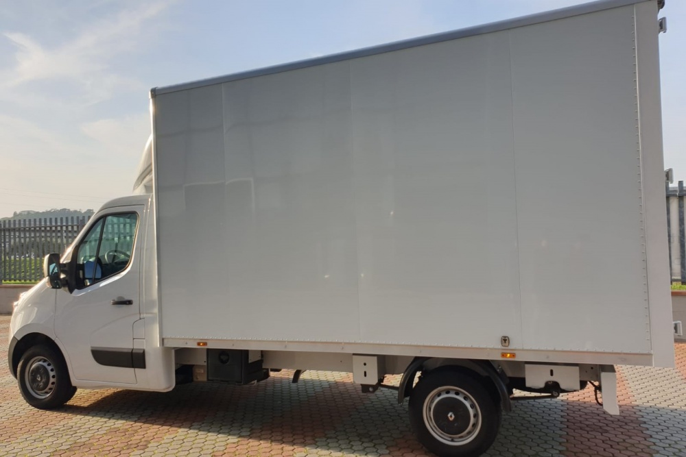 Allestimento autocarro Renault Master gamma 35 q.li