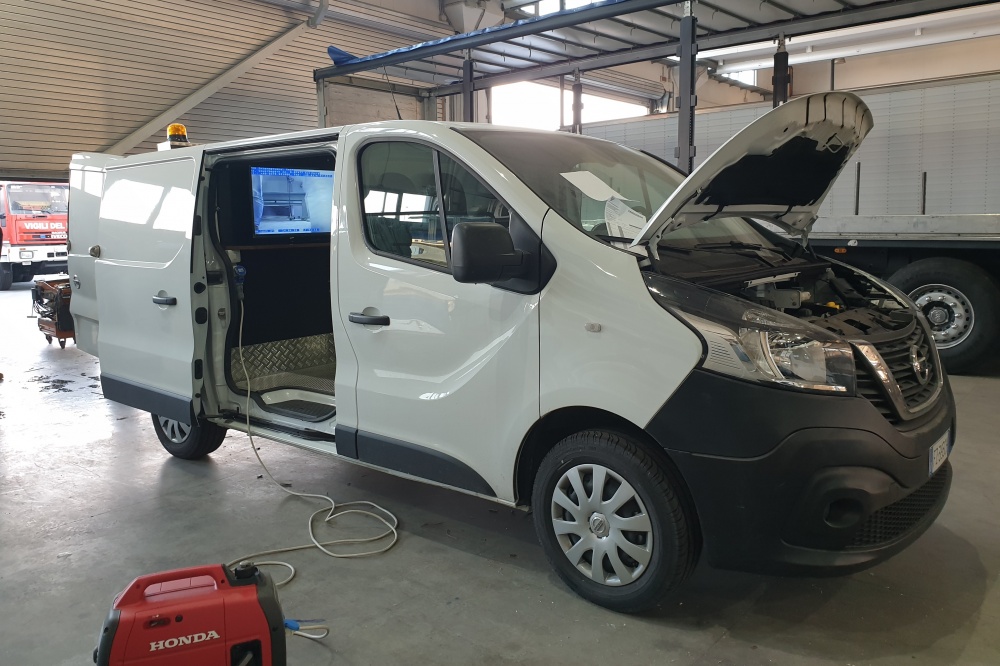 allestimento furgone nissan v300