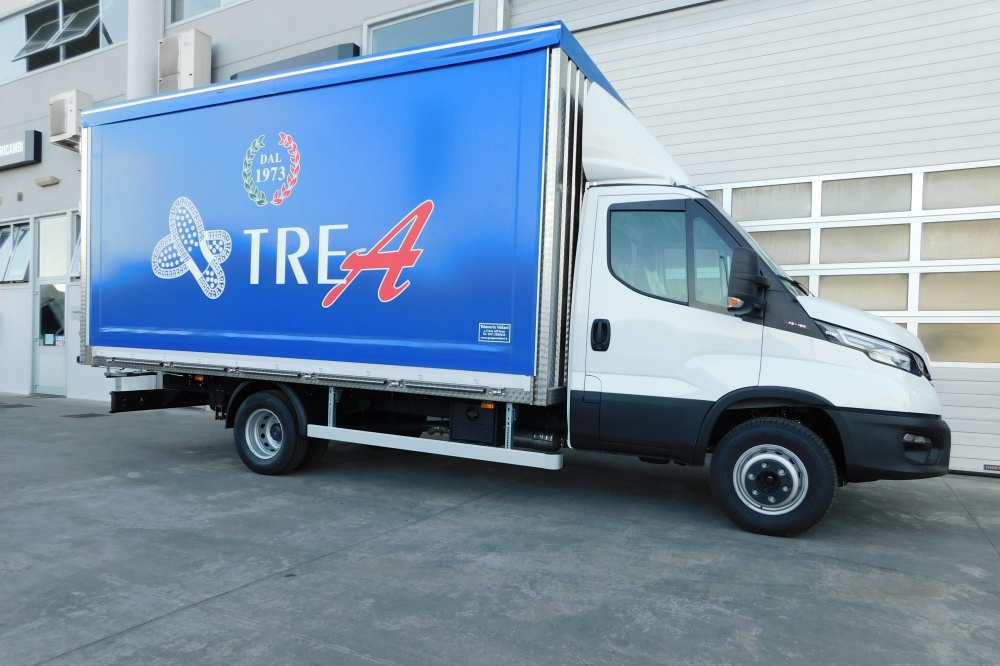 allestimento iveco daily 70c187