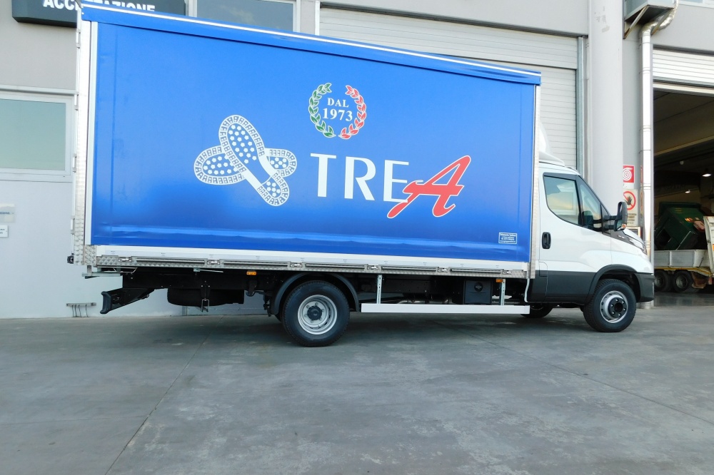 allestimento iveco daily 70c187