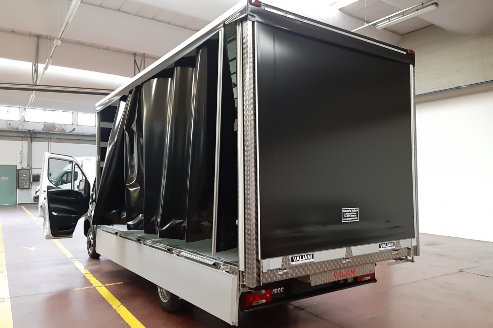 allestimento iveco daily cassone