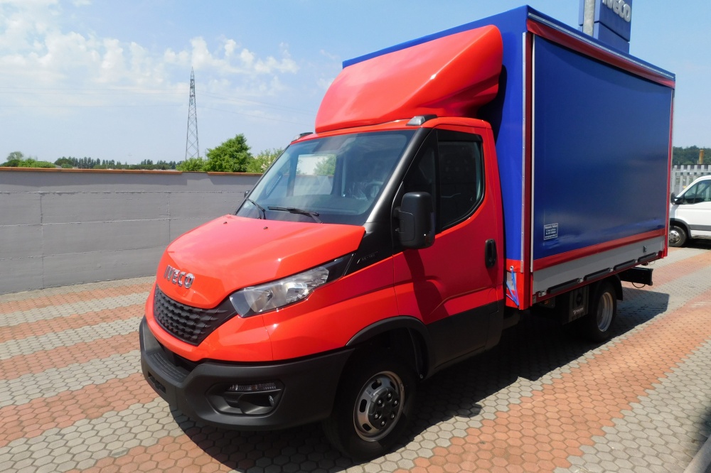 allestimento iveco daily cassone fisso telo pvc