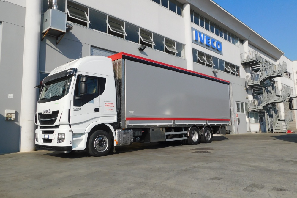 allestimento iveco stralis cassone fisso