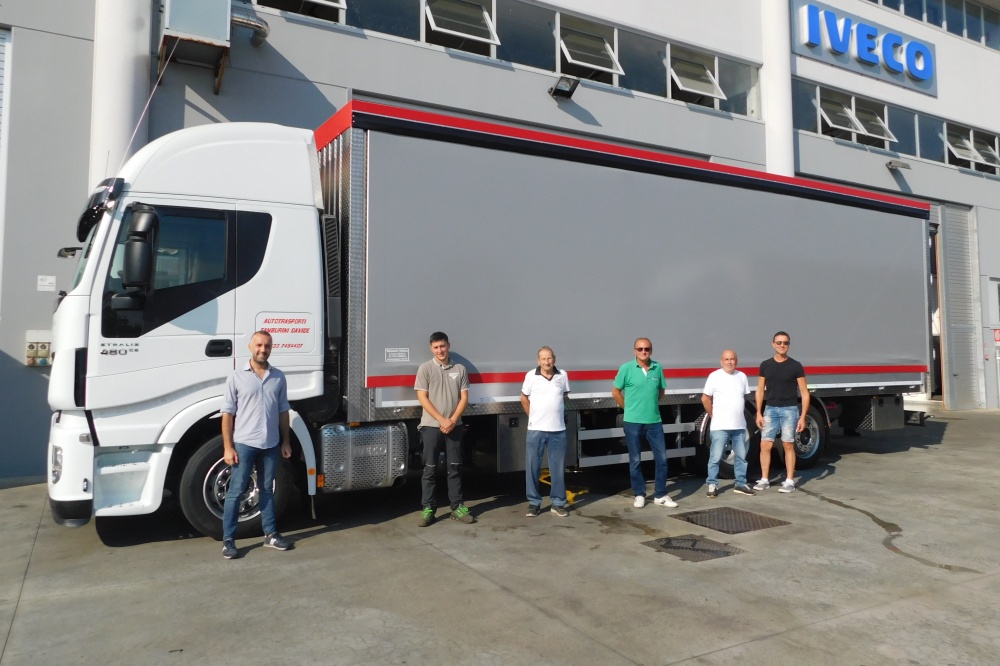 allestimento iveco stralis cassone fisso