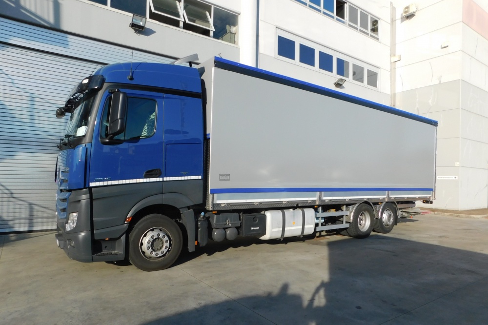 allestimento mercedes actros sponda idraulica