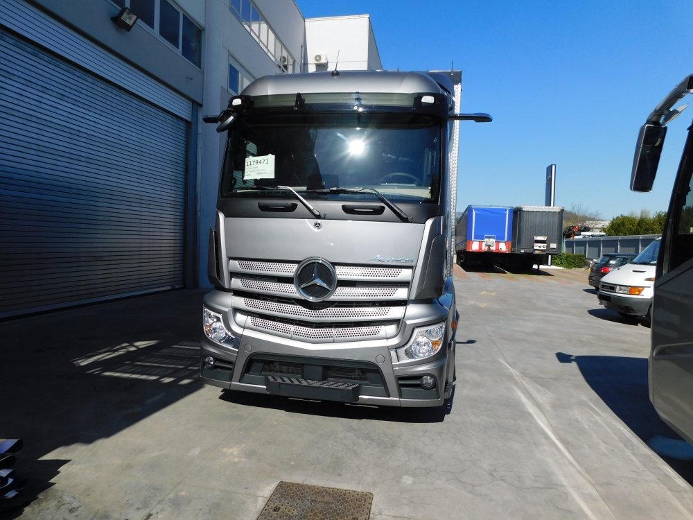 allestimento mercedes benz actros