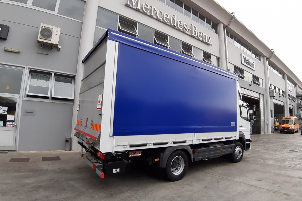 allestimento mercedes benz atego