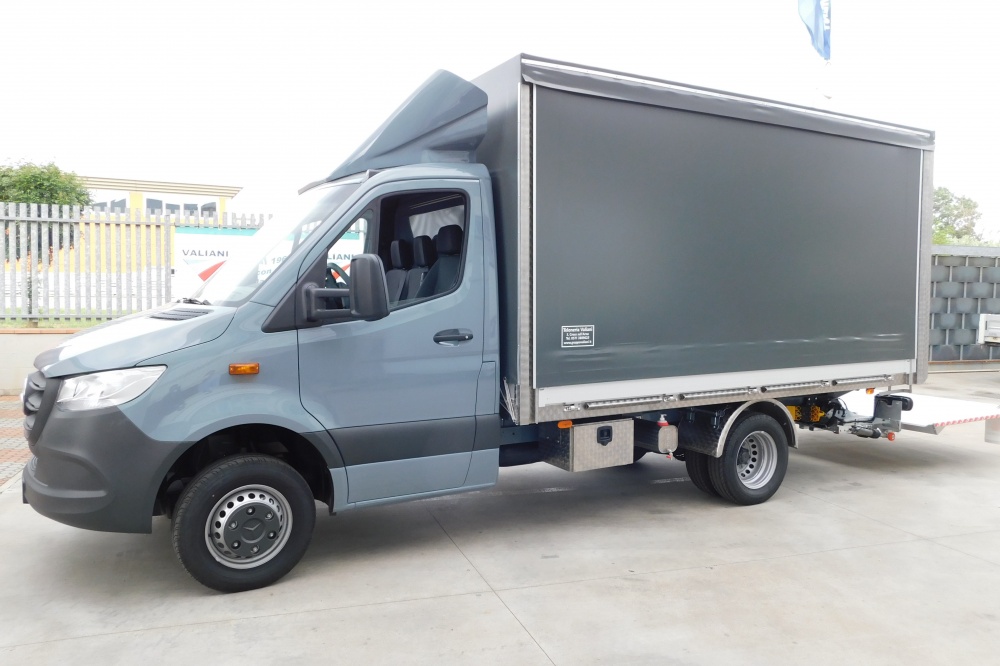 allestimento mercedes benz sprinter verde