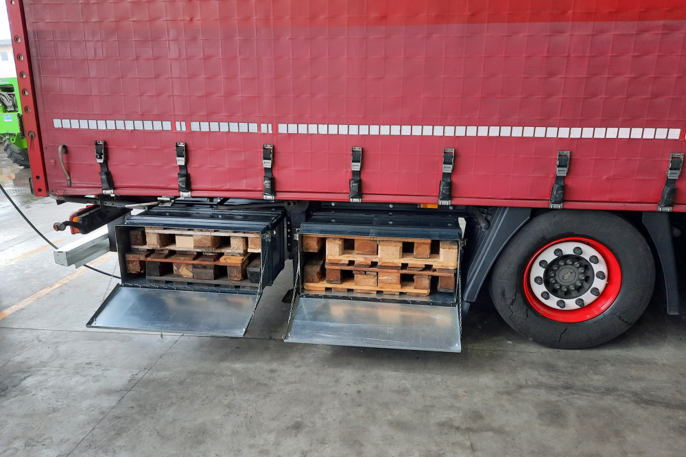 costruzione porta pallet verniciatura rimorchio