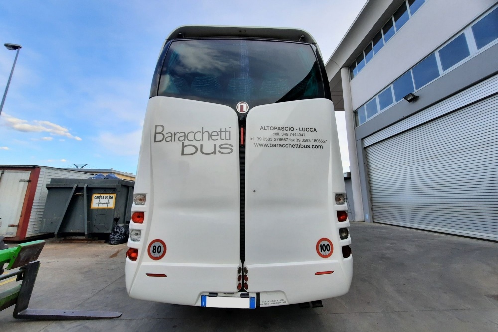 riparazione bus sinistrato