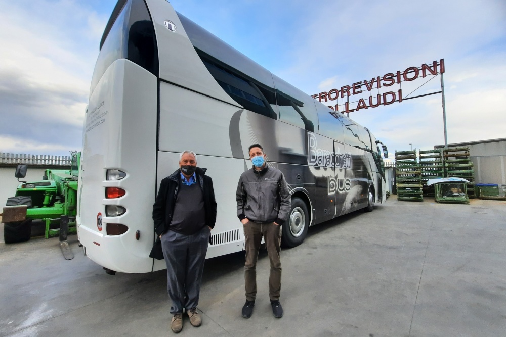 riparazione bus sinistrato