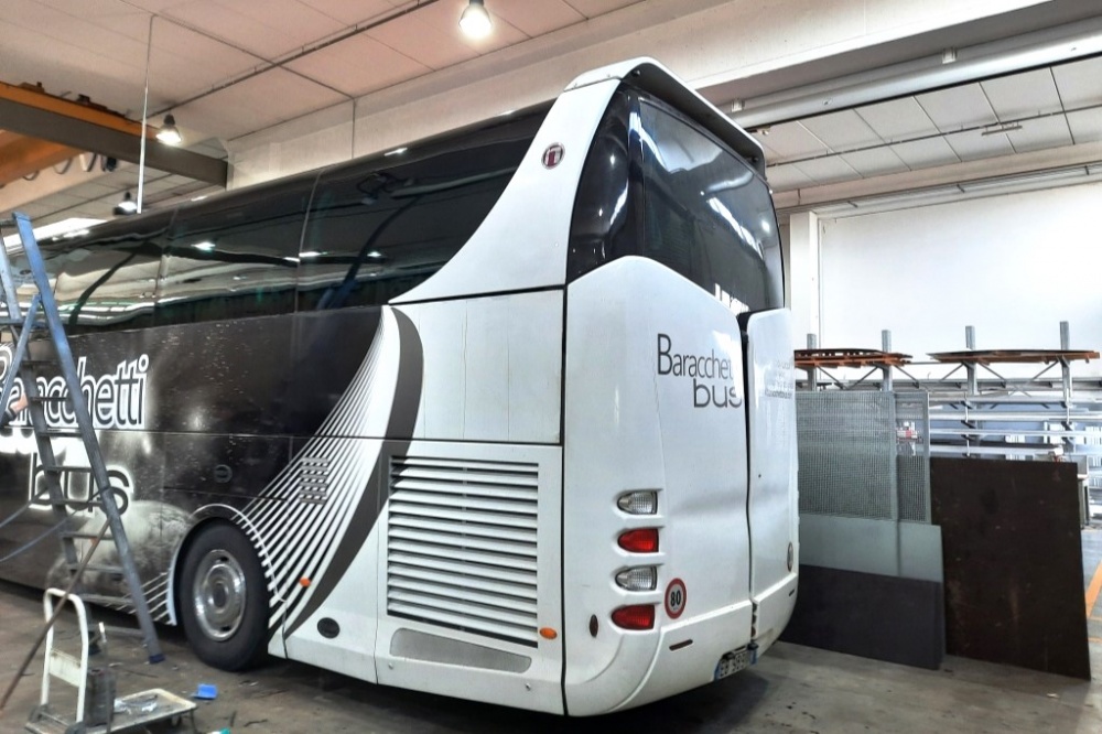 sostituzione vetro bus